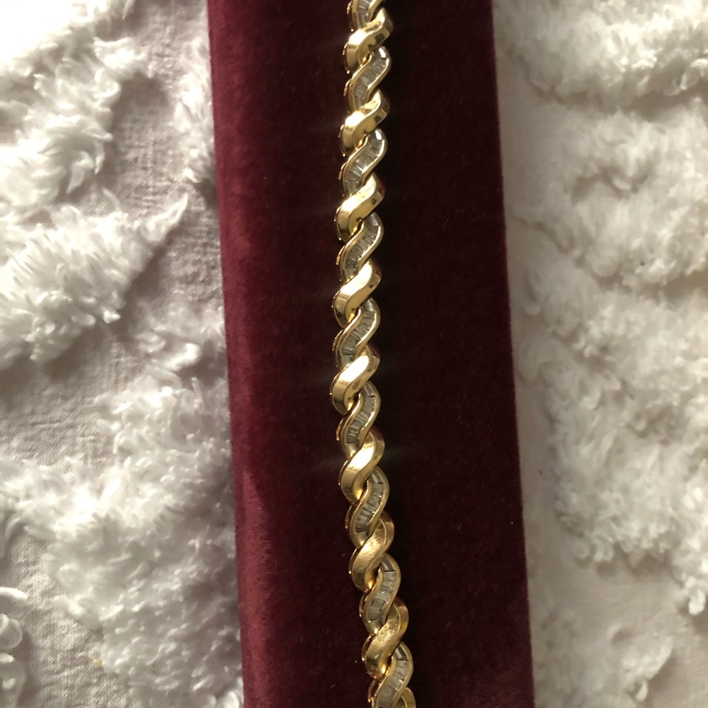 Tennis bracelet